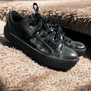 Non slip Black Leather Sneakers